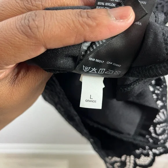 Bebe Women’s Mini‎ Black Lace Dress Lace Feminine Sleeveless back zip Sz L Party - Picture 11 of 11